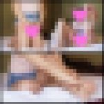 「18歳あけみ卒業しました。 ミニスカ履いて足裏をみせます」