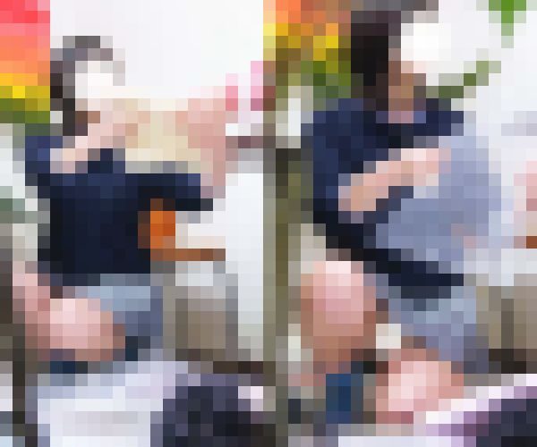 バレちゃった！　クールな目つきのお姉さまが見せたとびきりの笑顔