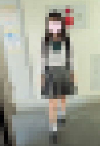 ロリロリ顔j〇？　シャツの隙間からブラ見えてる。エレベーター盗撮