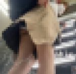 ◎ローアングル＃111 ギャルJKの光輝くパンツ