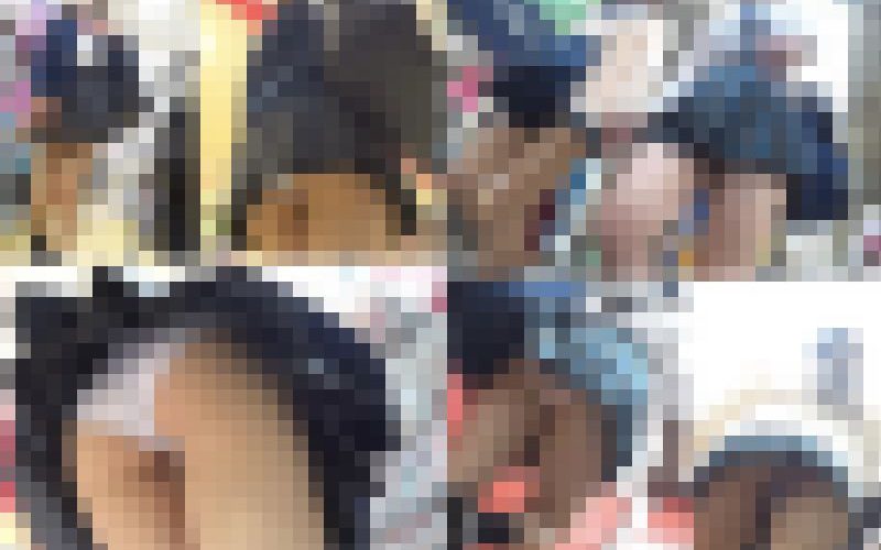 商店街で遭遇。スカート短い系女子たち。