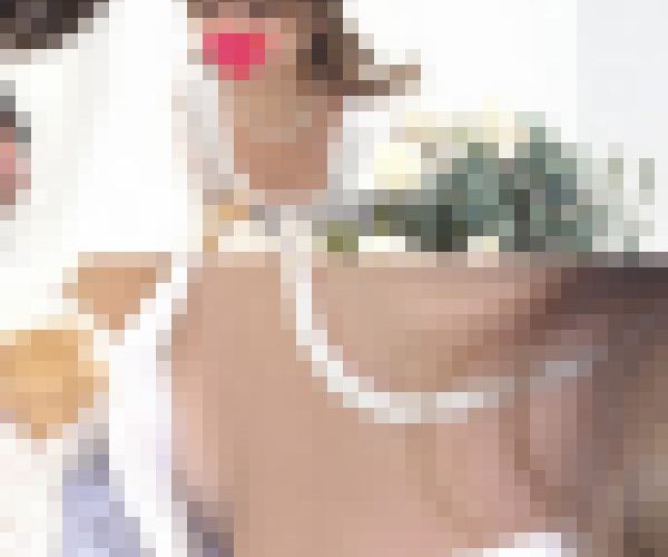 花嫁さんの胸ちら01【前撮り写真/胸ちら】