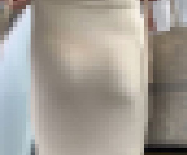 【再販】《４K・高画質》 No.768「黄色のシミ！？パワフルな肉尻を見せつけるGAL」