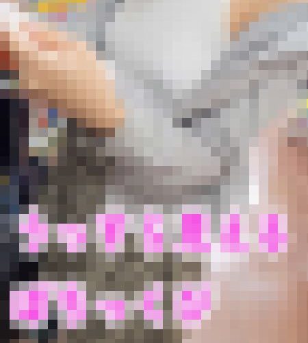 【再販】本屋で立ち読みしてる女の子のタンクトップから見えるアレ