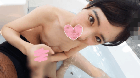 【再販】〈個撮〉完全プライベート　夏なので旅行先での彼女のフェラ動画?公開