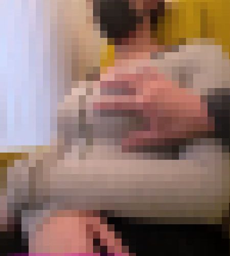 【縦型動画】電車で揺れる驚異の特大サイズ巨乳をデカパイ観察〜お触りあり