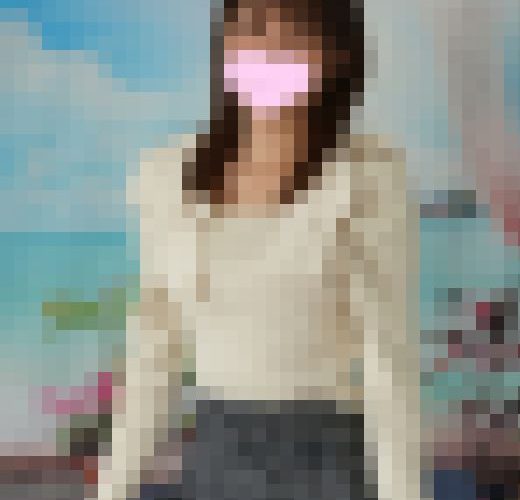 清楚な見た目と裏腹にナンパ即日セックスの経験もある美女が履いてるのは白Tバックでございます