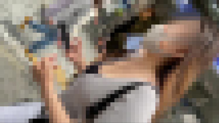 胸の谷間全開の爆乳ギャルのおっぱいプルルン動画。セット。