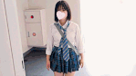 小柄で笑顔が可愛い制服JKの揉みしだきたくなるようなムチムチお尻を堪能するエレベーター盗撮