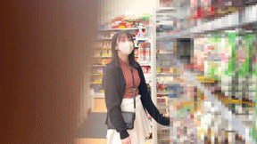 グループ同業者。交互に逆さ撮りを繰り返す撮り師vsハート刺繍の純白パンティ女子大生?【禁断の逆さ撮り】Vol.68