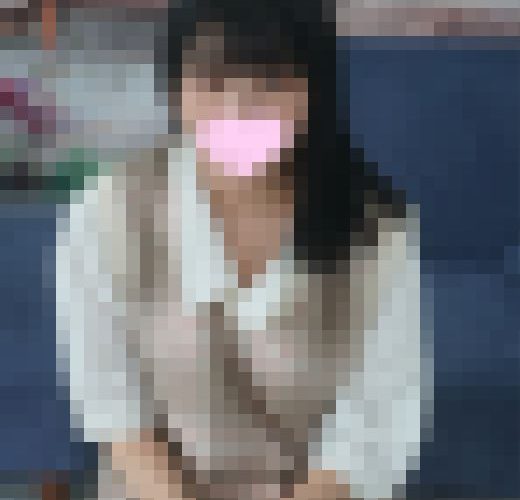 下ネタトークに恥ずかしがりまくる彼氏持ちの『りょうちゃん』の純白パンティとぷっくり膨らむおまんこが最高にエロい