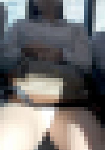 (電車対面）(顔出し)黒のタイトミニからむき出しの…色白むっちりふとももをくぱぁ〜っと緩めちゃう…女子大生お姉さんを観察してみま