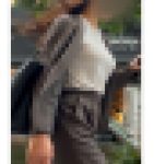 【419】ジャケット全開でボリューム満点のバストを見せつける早足OLさん！