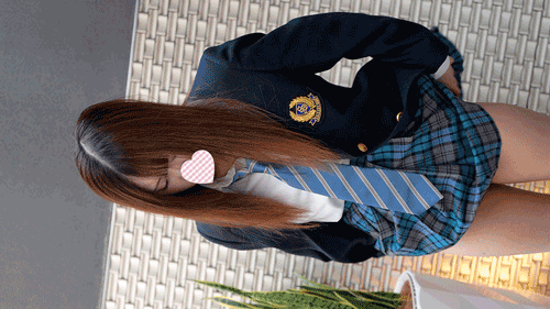 パンツ履き心地調査を装い逆さ撮りしたら前後ろ反対に履いてしまったスジマンJKのTフロント