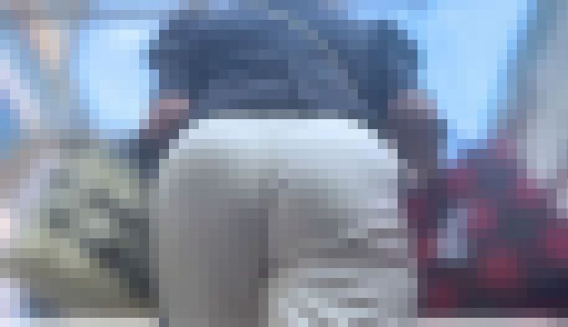 プレミアム級の人妻エロ尻を堪能！自慢のスケベ尻をパッツンさせて下から見上げる♂を誘惑！ 下品なセレブ奥様 編