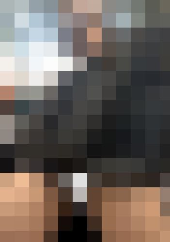 (電車対面）(顔出し)お鞄を縦にお膝の上に…お鞄の下に隠れてしまっている…OLお姉さんのくぱぁ〜っと緩むパンストあんよの間を観察