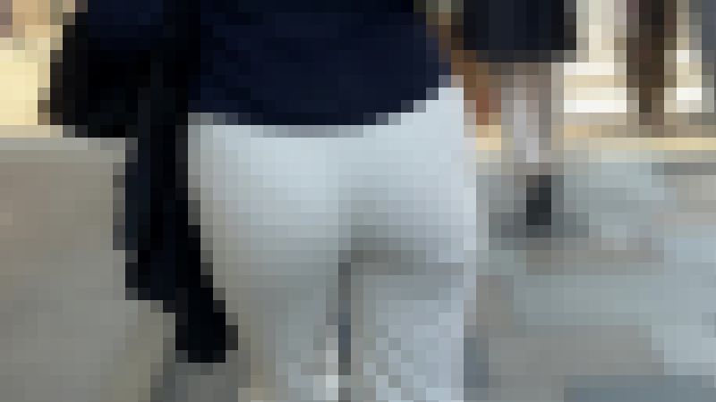 白パンからパンティーラインくっきりのOLさん(/ω＼)