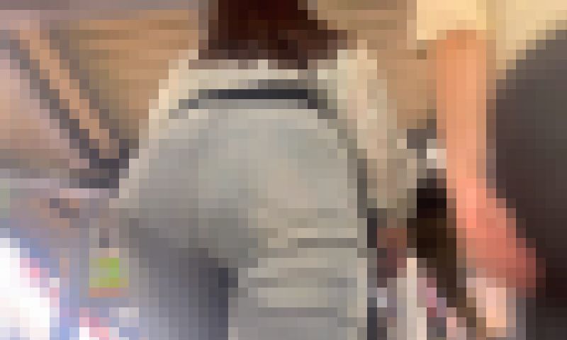 スケベ美尻の女子大生のケツを下から堪能！王道スキニーデニムと若い女ならではのエロ尻で歳上♂を挑発!