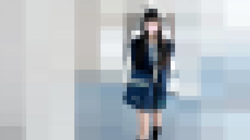 小顔美人8頭身読モJKがまさかのアナルちょい見せからのピンク色の処女ハミマン！エレベーター盗撮