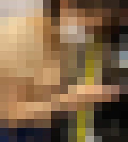 【再販】露出激しいエロ美女のパツパツ尻とばっくり背中