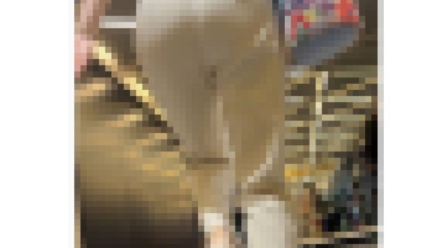 【446】ハイウェストのホワイトパンツが眩しいお姉さんOL！