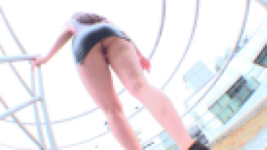 【再販】タイトミニスカお姉さんの階段パンチラ