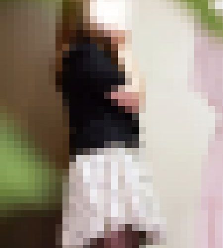 スカートが盗まれたおねえさん　パンティをじっくり観察しますね・・・