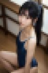 教室でスク水美少女　ちっぱいのスクール水着