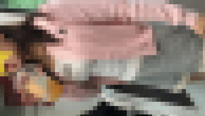 はち切れそうな巨乳女良至近距離ロックオン！