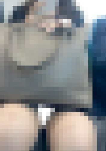 【再販】(電車対面）(顔出し）スマホに夢中になり過ぎちゃって…自然とパンストあんよが緩んじゃう…ロングの黒髪がキレイなOLお姉さん