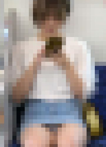 【8月17日まで顔モザなし】デニムミニのショートカットが似合うかわいいお姉さん、花柄スケス毛[4K動画][顔出し][ドアップあり