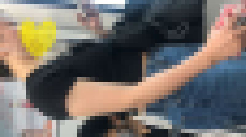 ミニTむにっと巨乳女良至近距離ロックオン！