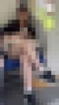 【再販】対面密着】美人女子大生2人の「肉感裏太もも・脚組み」生脚に迫ります