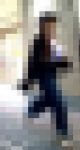 144颯爽と歩く爆乳お姉さん