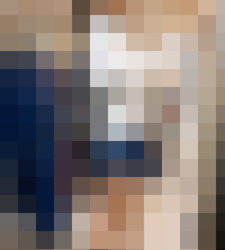 AI女子・ミニスカートの中に潜む白パン！