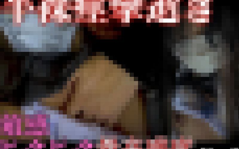 半脱ぎで晒されガードが決壊。抗えず感度MAXで跳ね上がる身体。