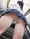 【逆さ撮り】スカートの内側 – 禁断のローアングル109選