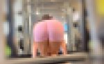超Sクラスのエロ美巨尻を堪能せよ！股間から割れ目を見せつけエロケツを突き出しながら♂を誘惑!