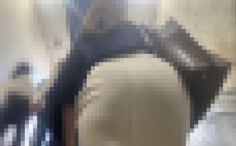 超Sクラスなエロ美巨尻OLを下から堪能！自慢のケツと腰をクネらせながら階段を上って男を誘惑!